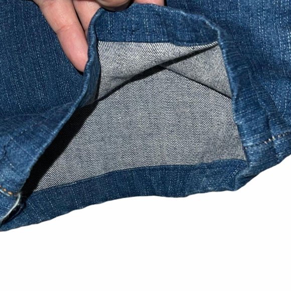 Torrid Distressed Straight Leg Crop Jeans 26 25 - Picture 6 of 9